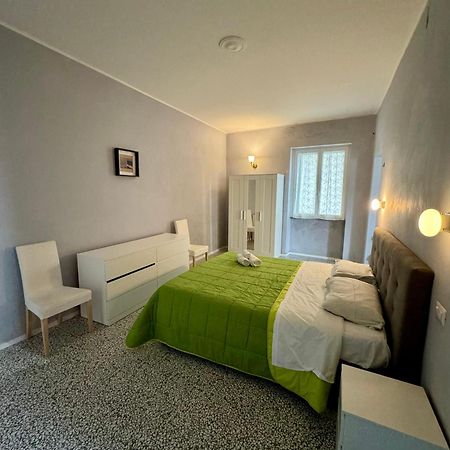 ليتشي 4 Balconi Rooms Paladini B&B E Appartamenti المظهر الخارجي الصورة
