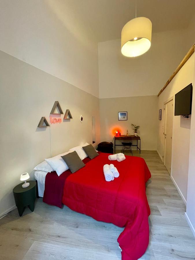 ليتشي 4 Balconi Rooms Paladini B&B E Appartamenti المظهر الخارجي الصورة