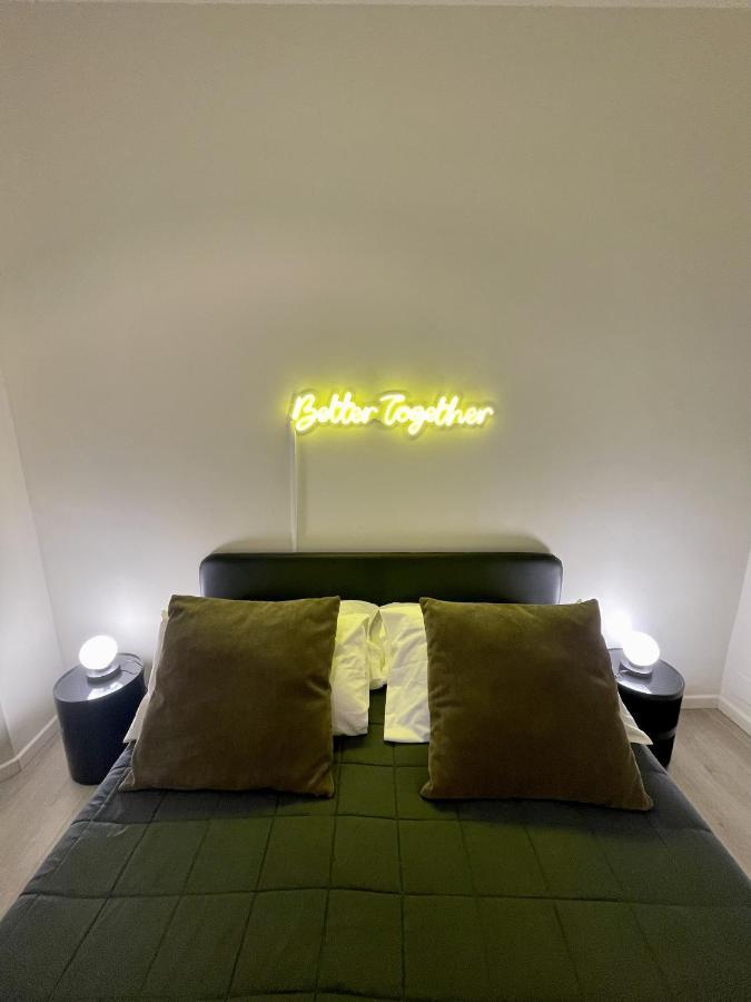 ليتشي 4 Balconi Rooms Paladini B&B E Appartamenti المظهر الخارجي الصورة
