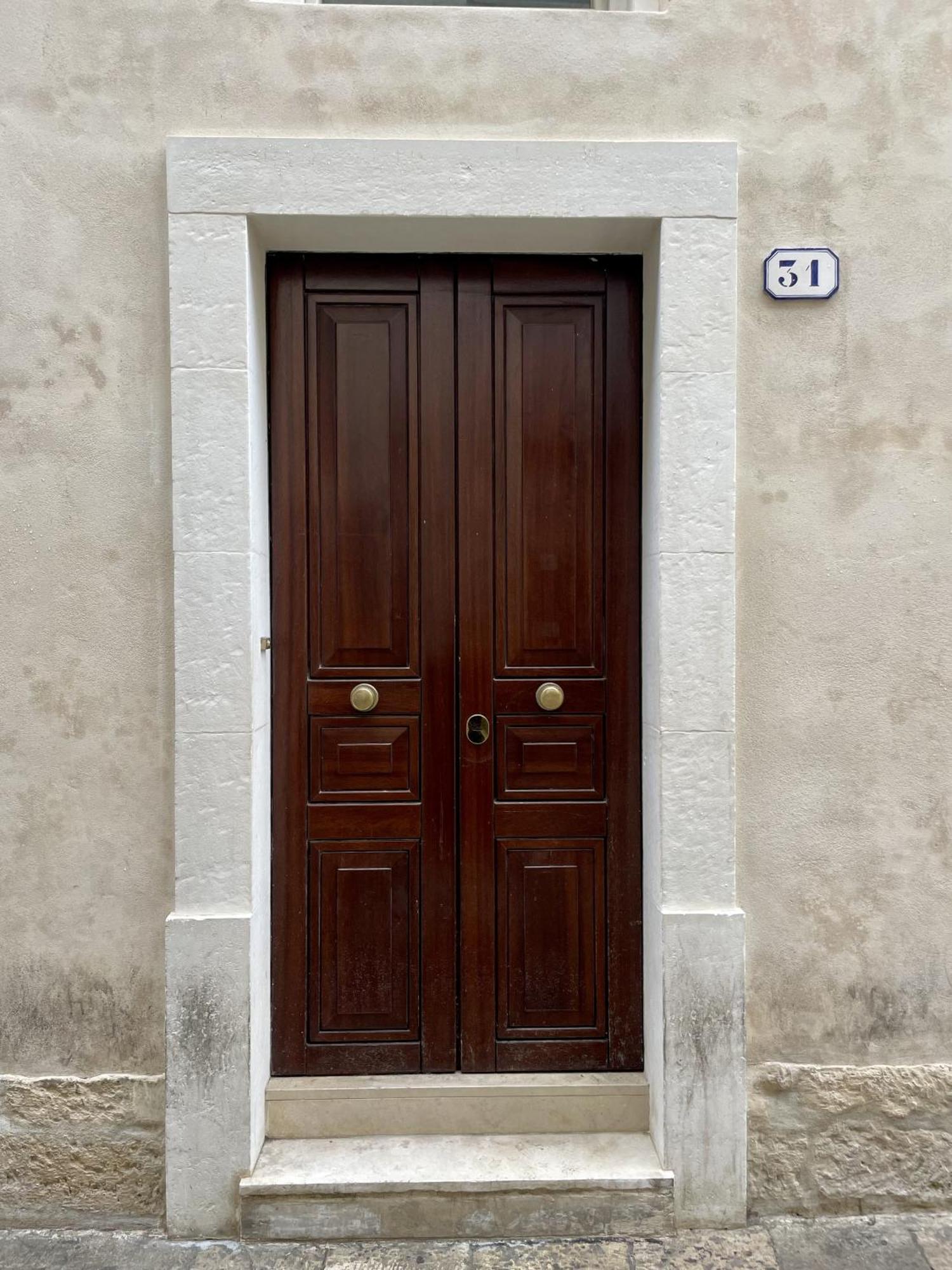 ليتشي 4 Balconi Rooms Paladini B&B E Appartamenti المظهر الخارجي الصورة