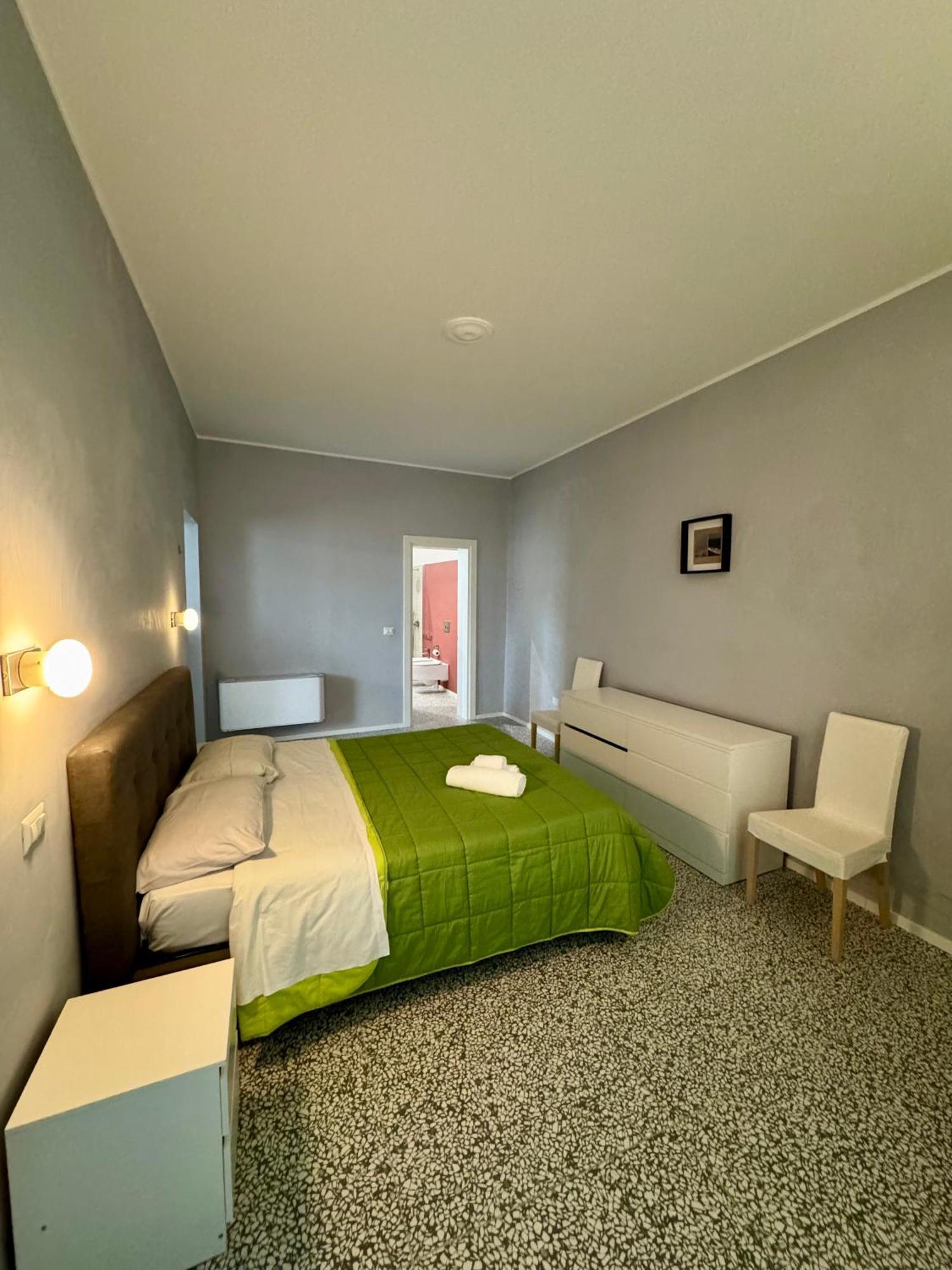ليتشي 4 Balconi Rooms Paladini B&B E Appartamenti المظهر الخارجي الصورة