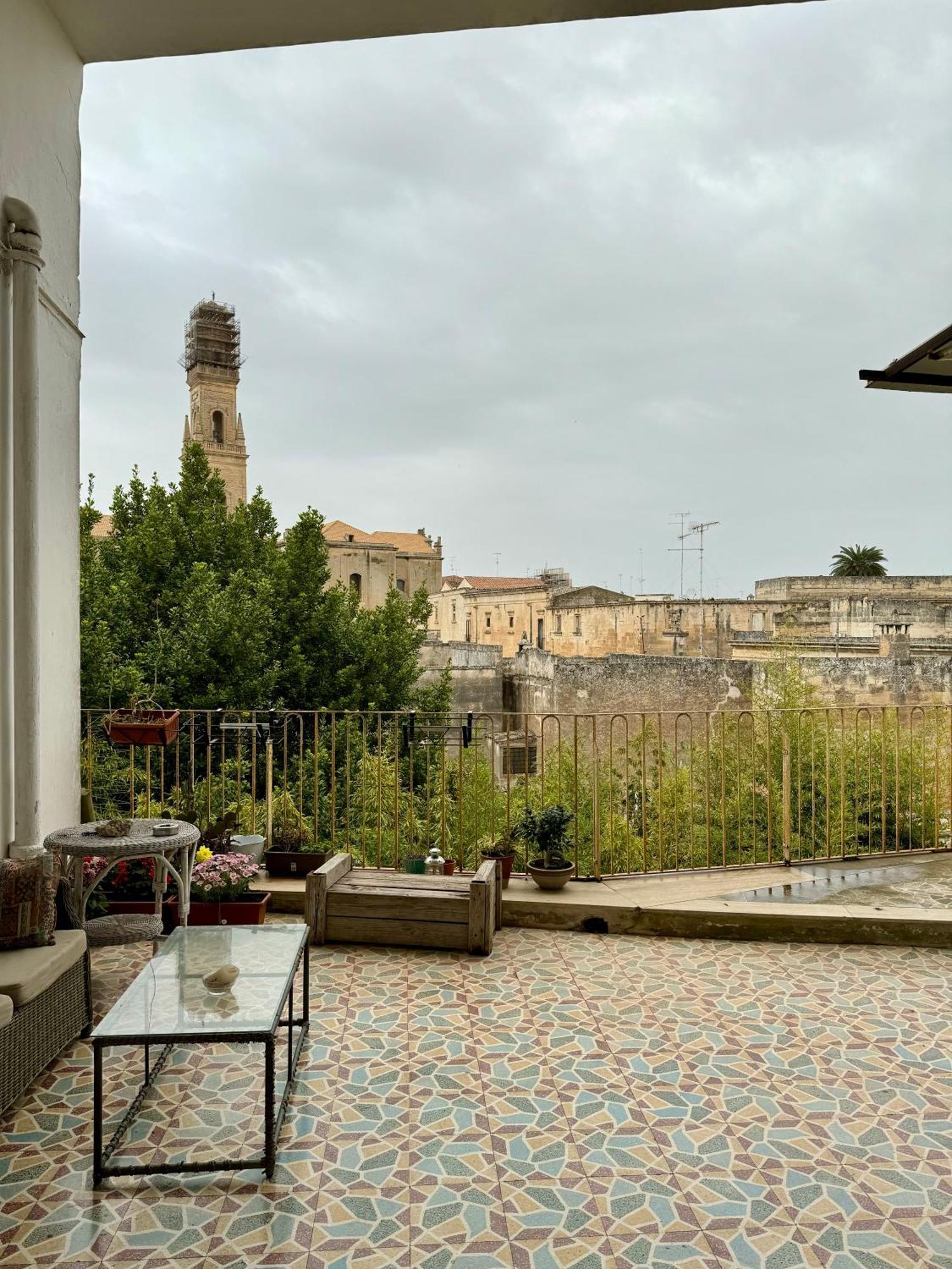 ليتشي 4 Balconi Rooms Paladini B&B E Appartamenti المظهر الخارجي الصورة